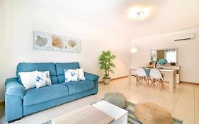 Apartamento contemporâneo a 3 minutos da praia